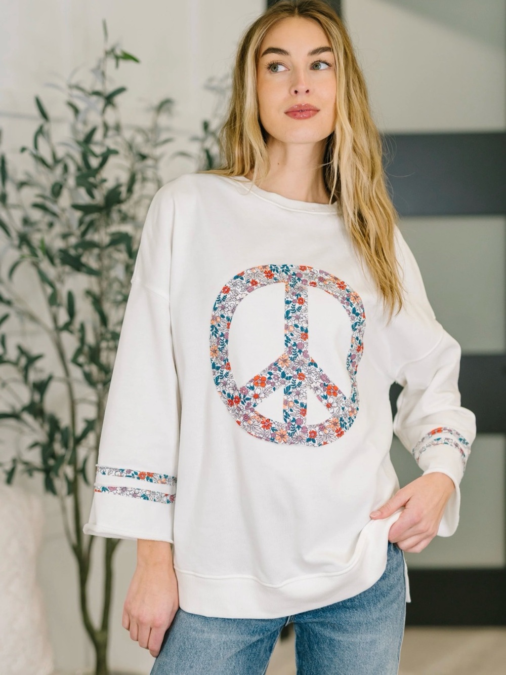 Entro Boutique Floral Peace Graphic Sweatshirt - White